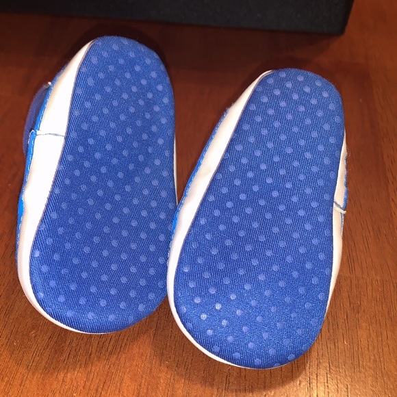 Converse Style Baby Shoes - Picture 2 of 4